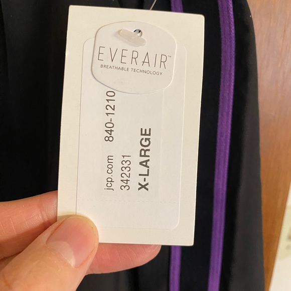 Women’s XL Mid-Rise Xersion black & purple running shorts, NWT - Picture 6 of 11